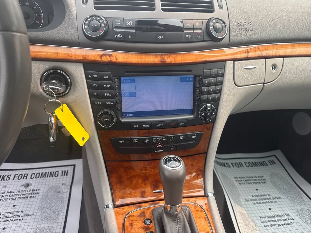 Used 2007 Mercedes-Benz E 350 4MATIC Sedan image 17