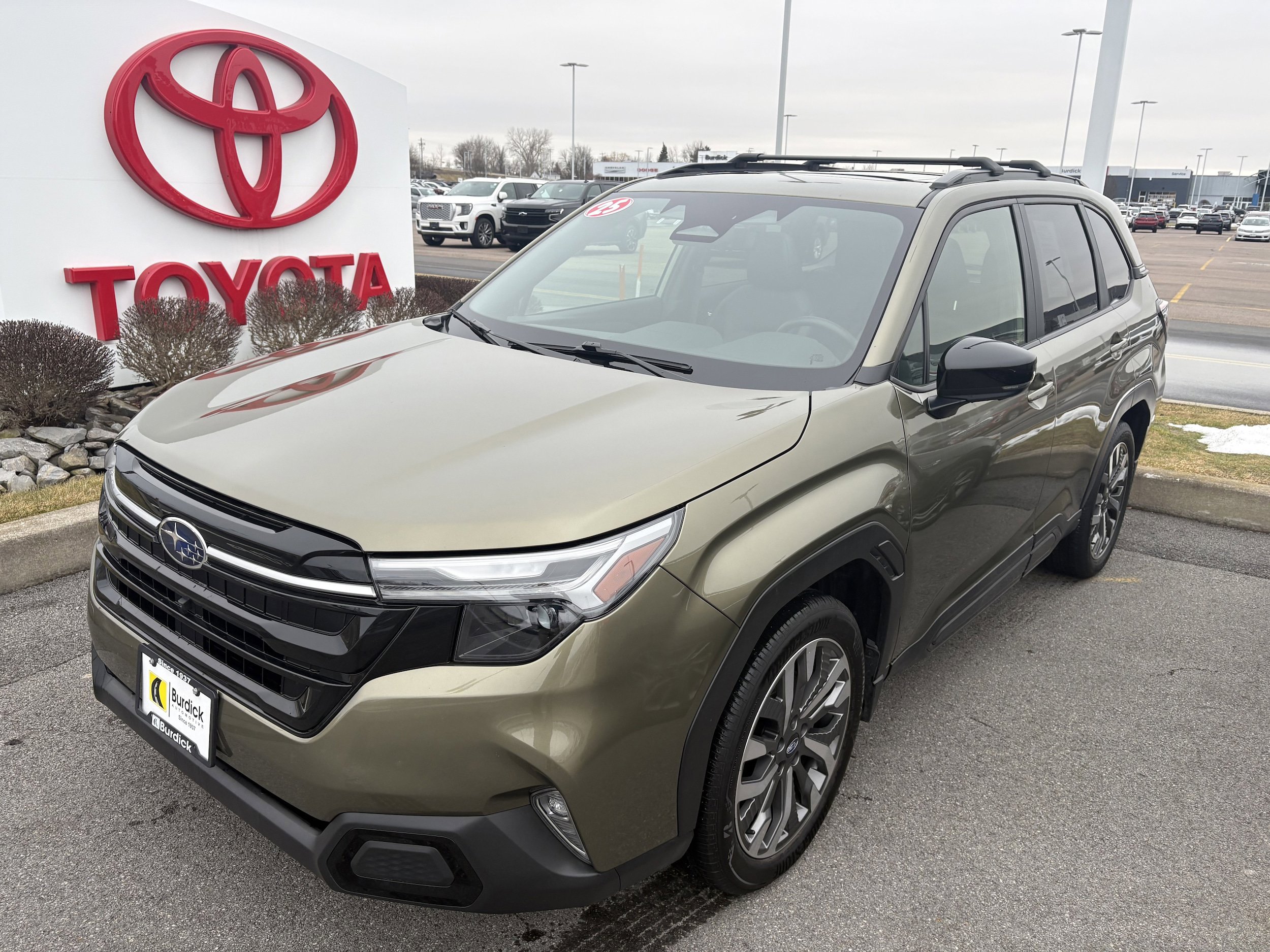 Used 2025 Subaru Forester Touring image 1