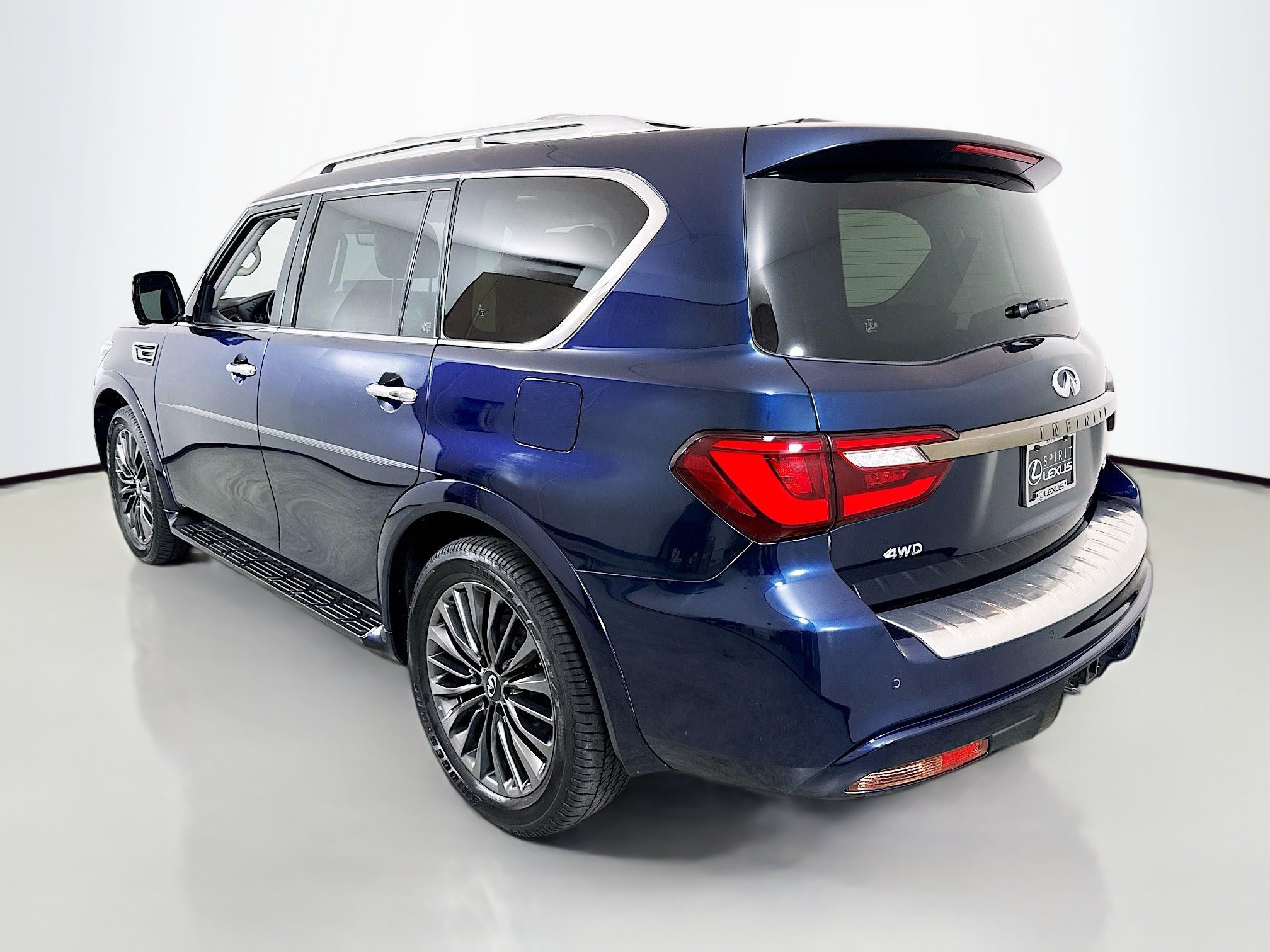Used 2024 INFINITI QX80 Premium Select w/ Cargo Package AWD/4WD image 5