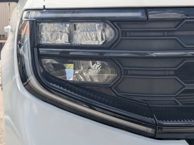 Used 2025 Ford Expedition Active AWD/4WD image 11