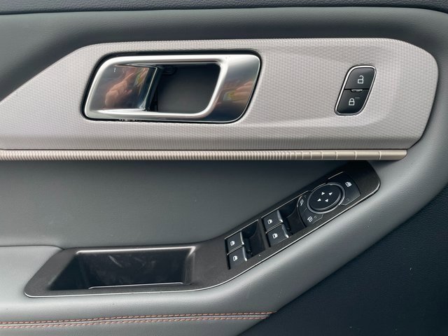 New 2025 Ford Explorer Active w/ Active Comfort Package image 21
