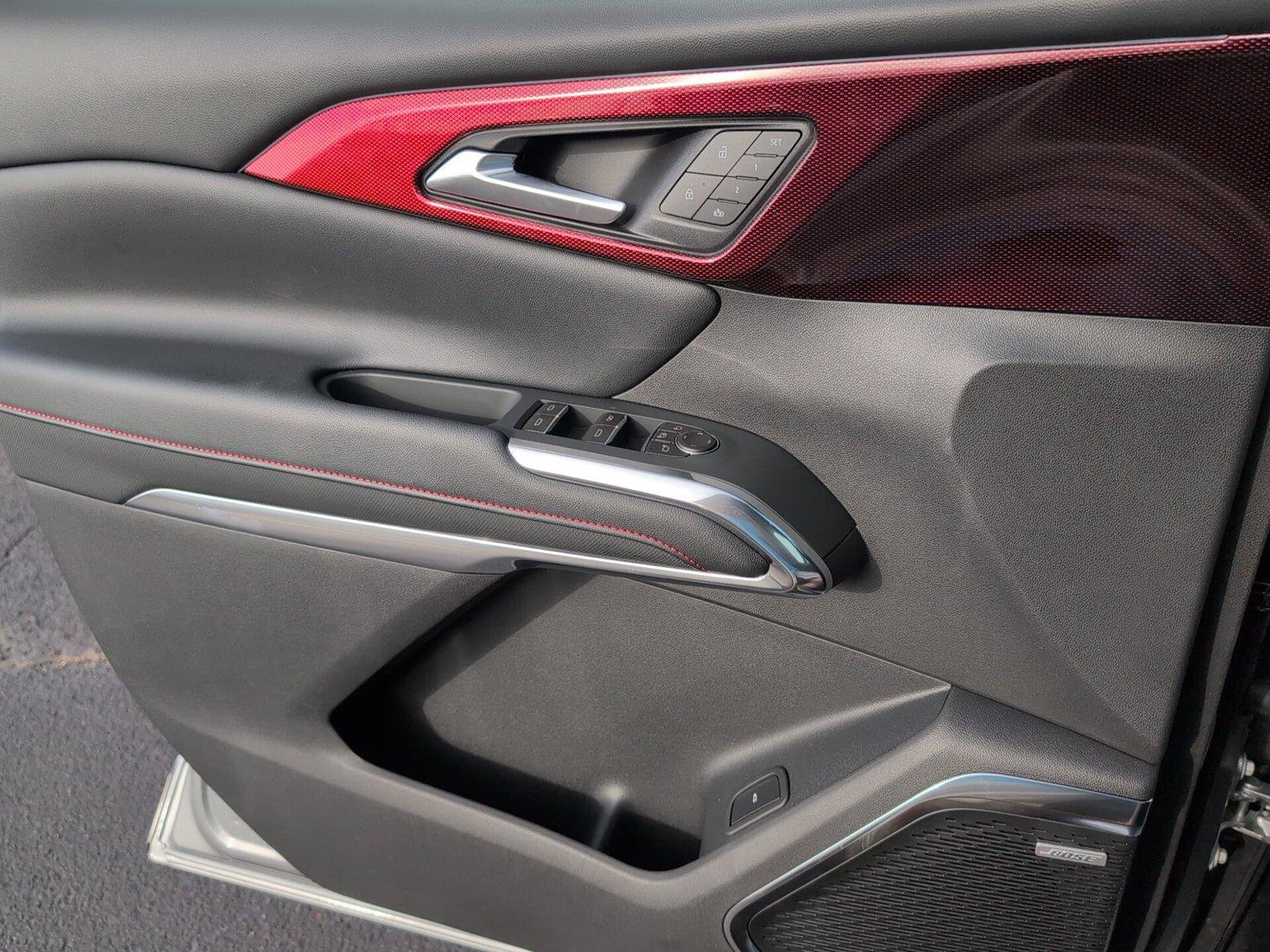 New 2026 Chevrolet Traverse RS w/ LPO, Floor Liner Package FWD image 13