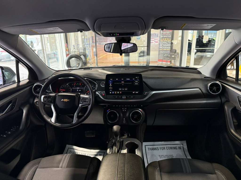 Used 2025 Chevrolet Blazer LT AWD/4WD image 24
