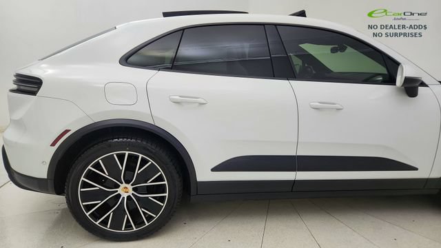Used 2025 Porsche Macan Electric RWD image 12