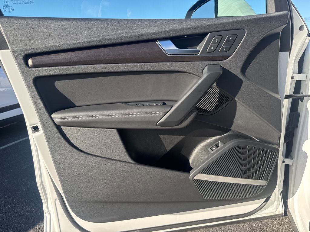 Used 2022 Audi Q5 2.0T Premium Plus w/ Premium Plus Package image 25