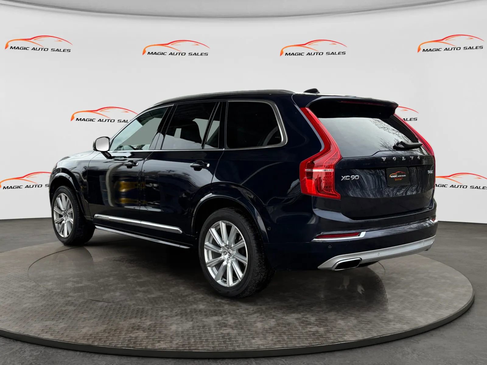 Used 2017 Volvo XC90 T6 Inscription w/ Vision Package AWD/4WD image 6