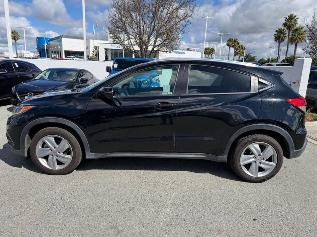Used 2019 Honda HR-V EX-L image 2