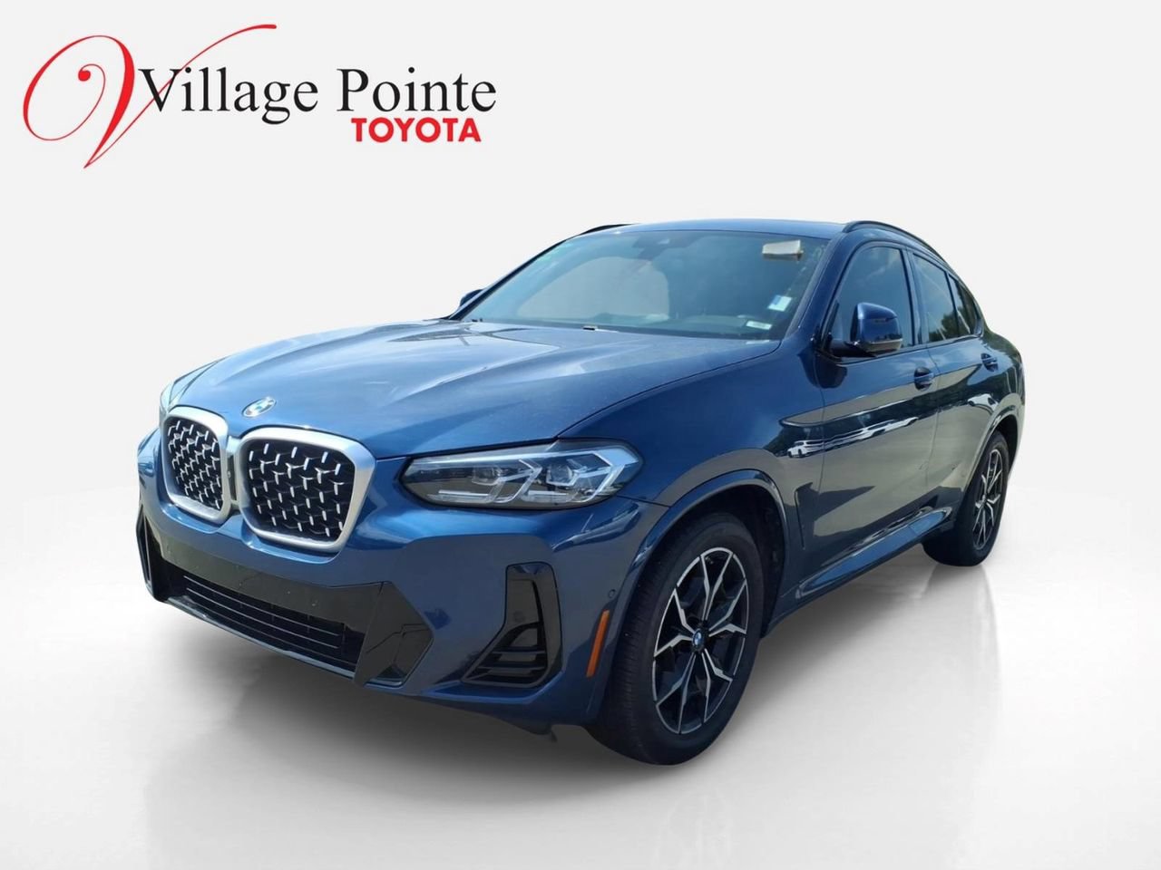 Used 2022 BMW X4 xDrive30i w/ M Sport Package 2 AWD/4WD image 1