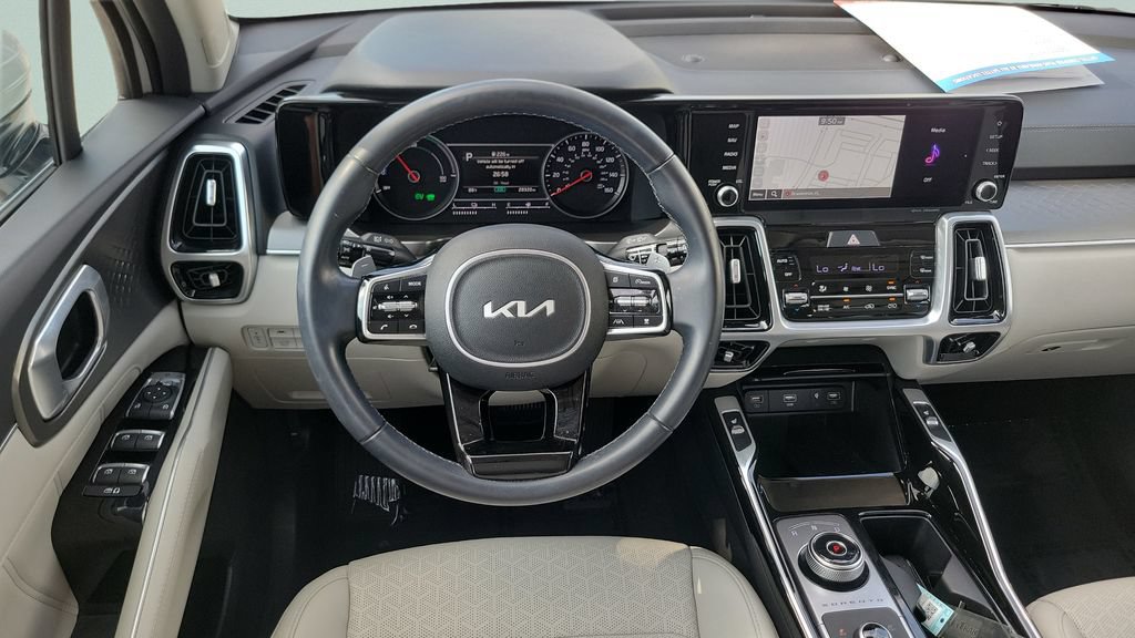 Used 2022 Kia Sorento SX w/ Panoramic Sunroof Package AWD/4WD image 12