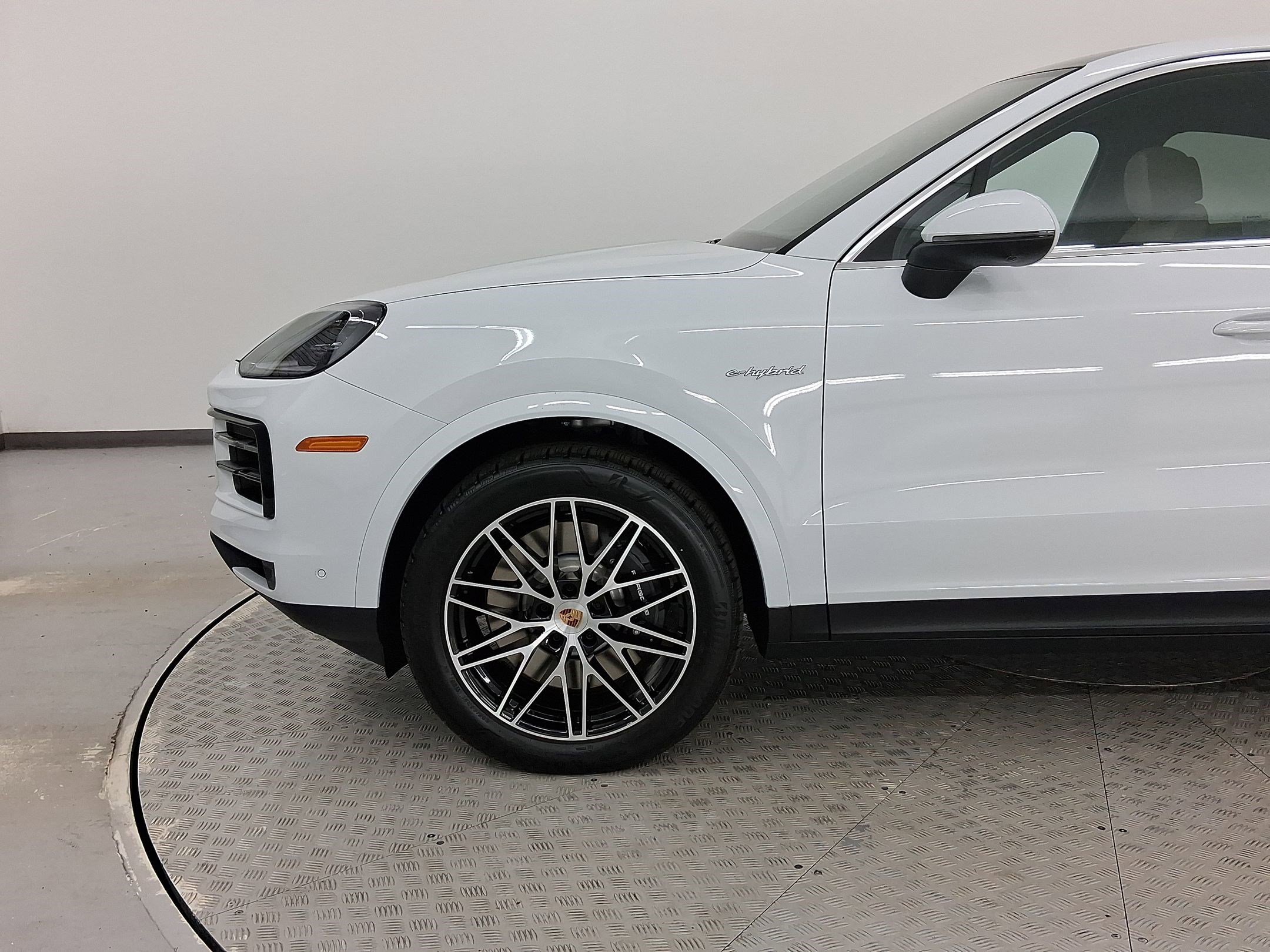 Used 2026 Porsche Cayenne E-Hybrid Coupe AWD/4WD image 24