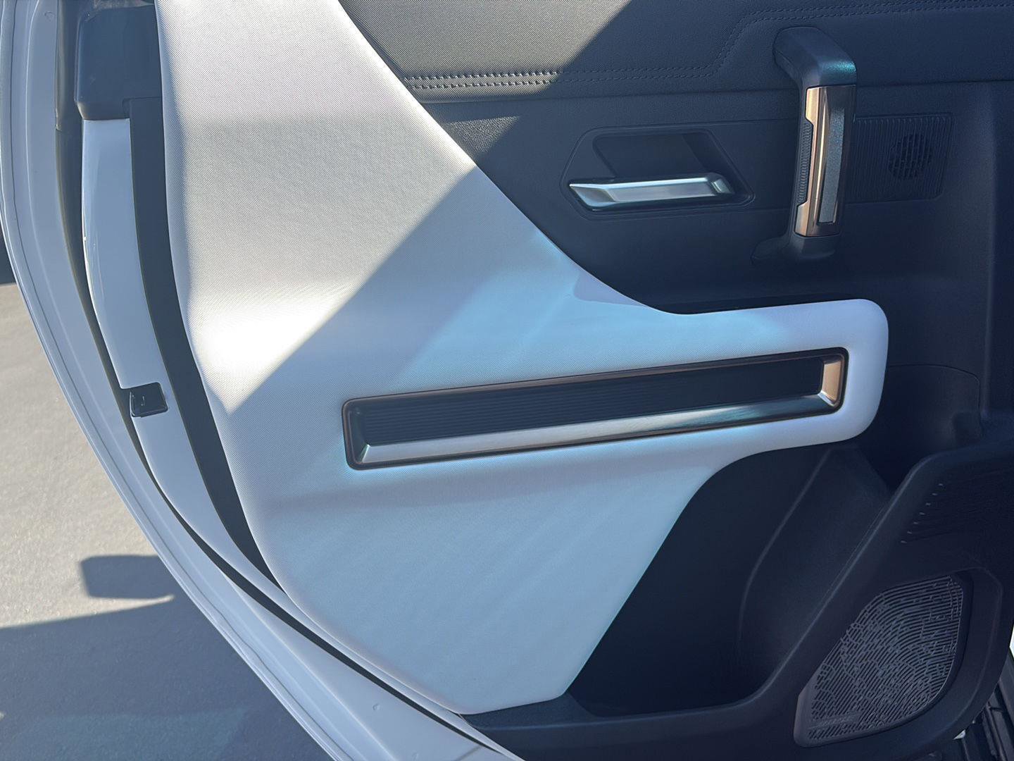 Used 2025 GMC Hummer EV 3X w/ LPO, Dark Essentials Package image 30