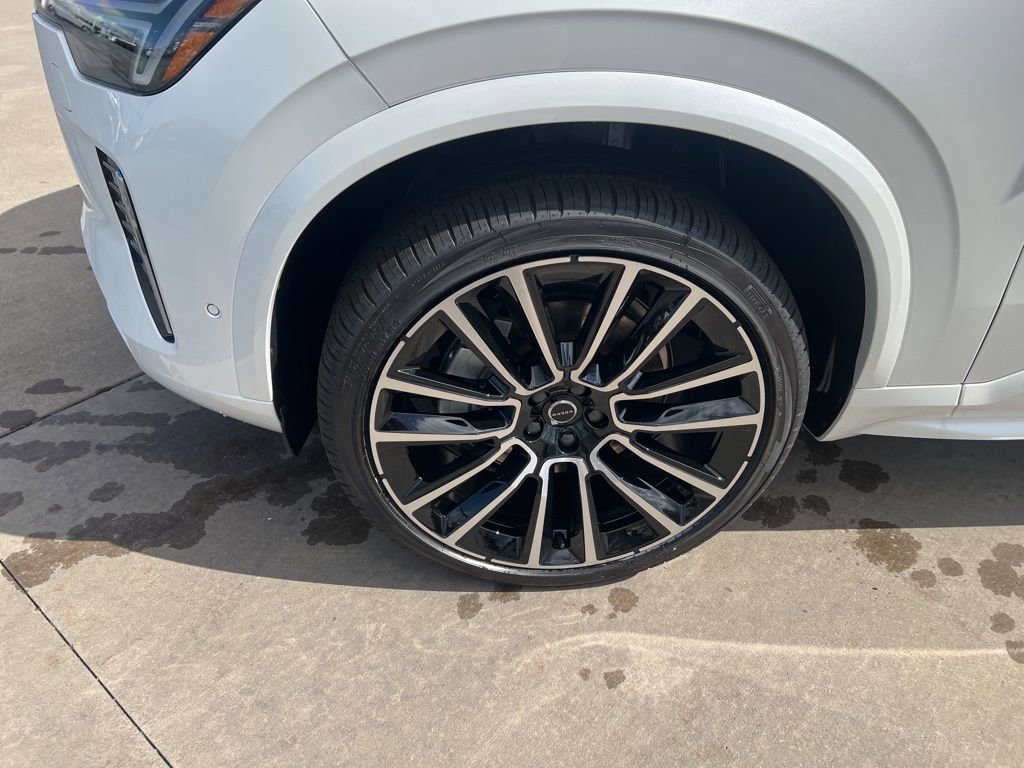 New 2026 Volvo XC90 B6 Plus w/ Protection Package Premier image 10