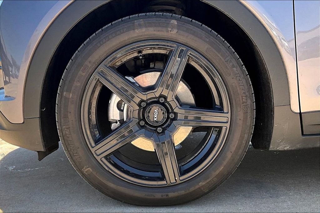 Used 2023 Chevrolet Bolt LT image 10