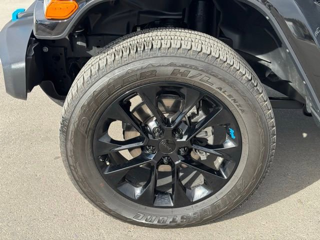 Certified 2022 Jeep Wrangler Unlimited Sahara w/ Cold Weather Group image 11