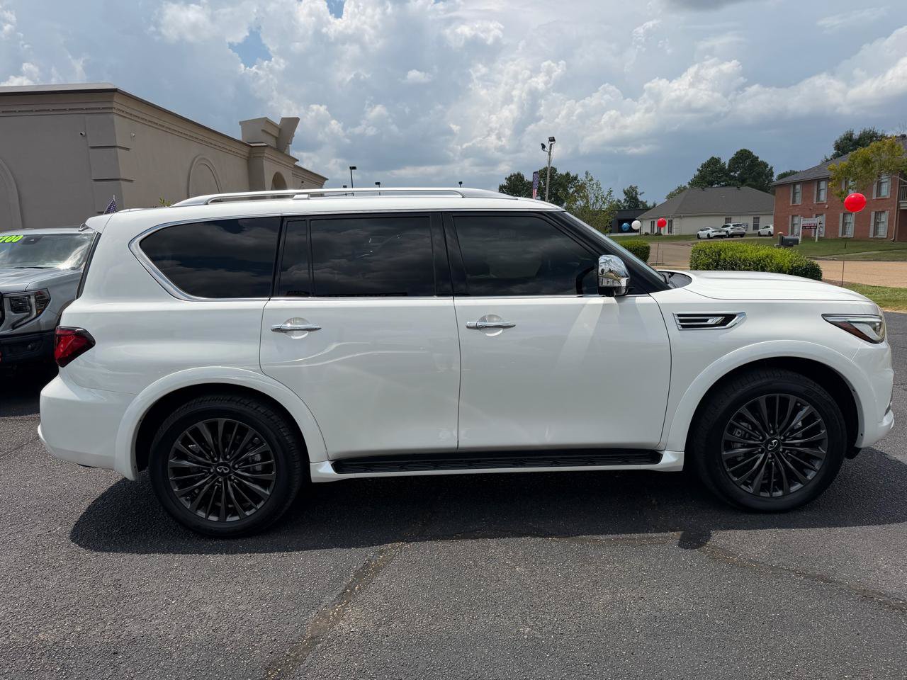 Used 2024 INFINITI QX80 Sensory w/ Cargo Package AWD/4WD image 23