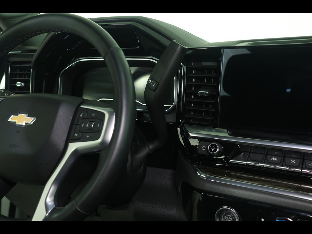 Used 2023 Chevrolet Silverado 1500 LT AWD/4WD image 30