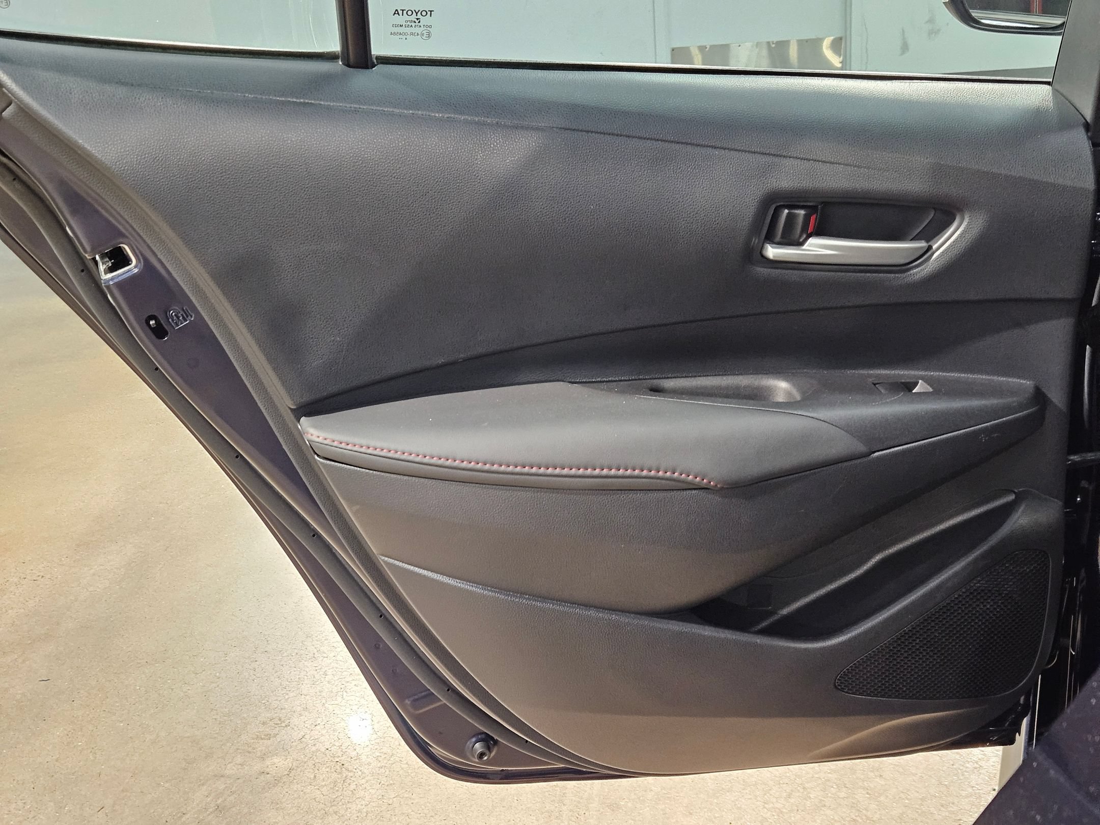 Used 2025 Toyota Corolla SE FWD image 32
