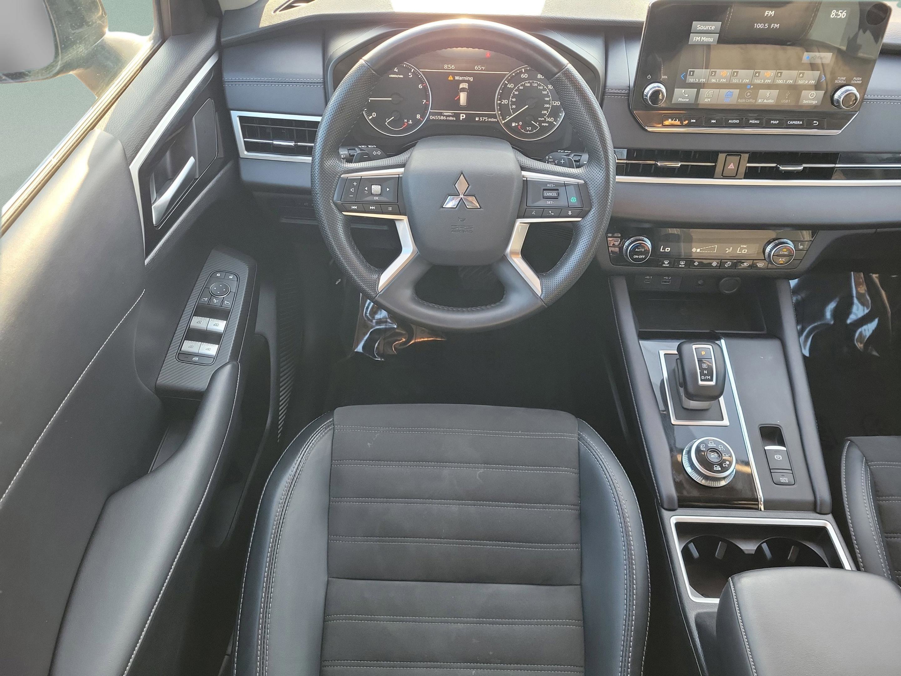 Used 2024 Mitsubishi Outlander SE image 12