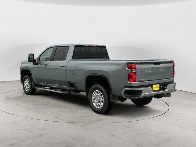 Used 2026 Chevrolet Silverado 3500 LT AWD/4WD image 3
