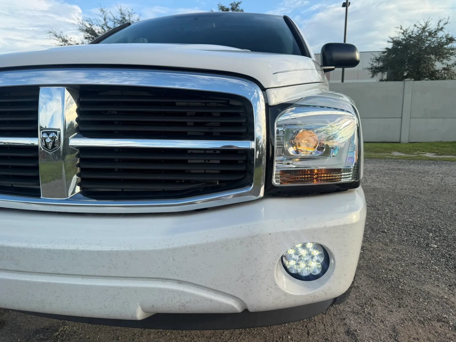 Used 2005 Dodge Durango Limited w/ Trailer Tow Group RWD image 23