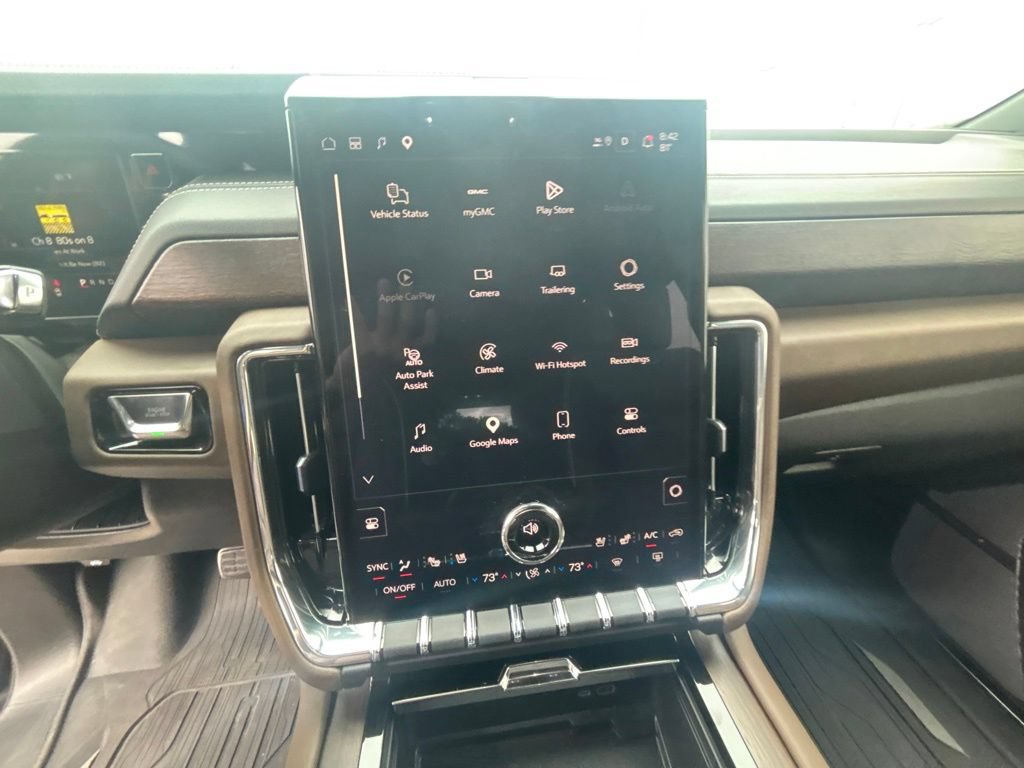 Used 2026 GMC Yukon Denali Ultimate w/ LPO, Illumination Package AWD/4WD image 14