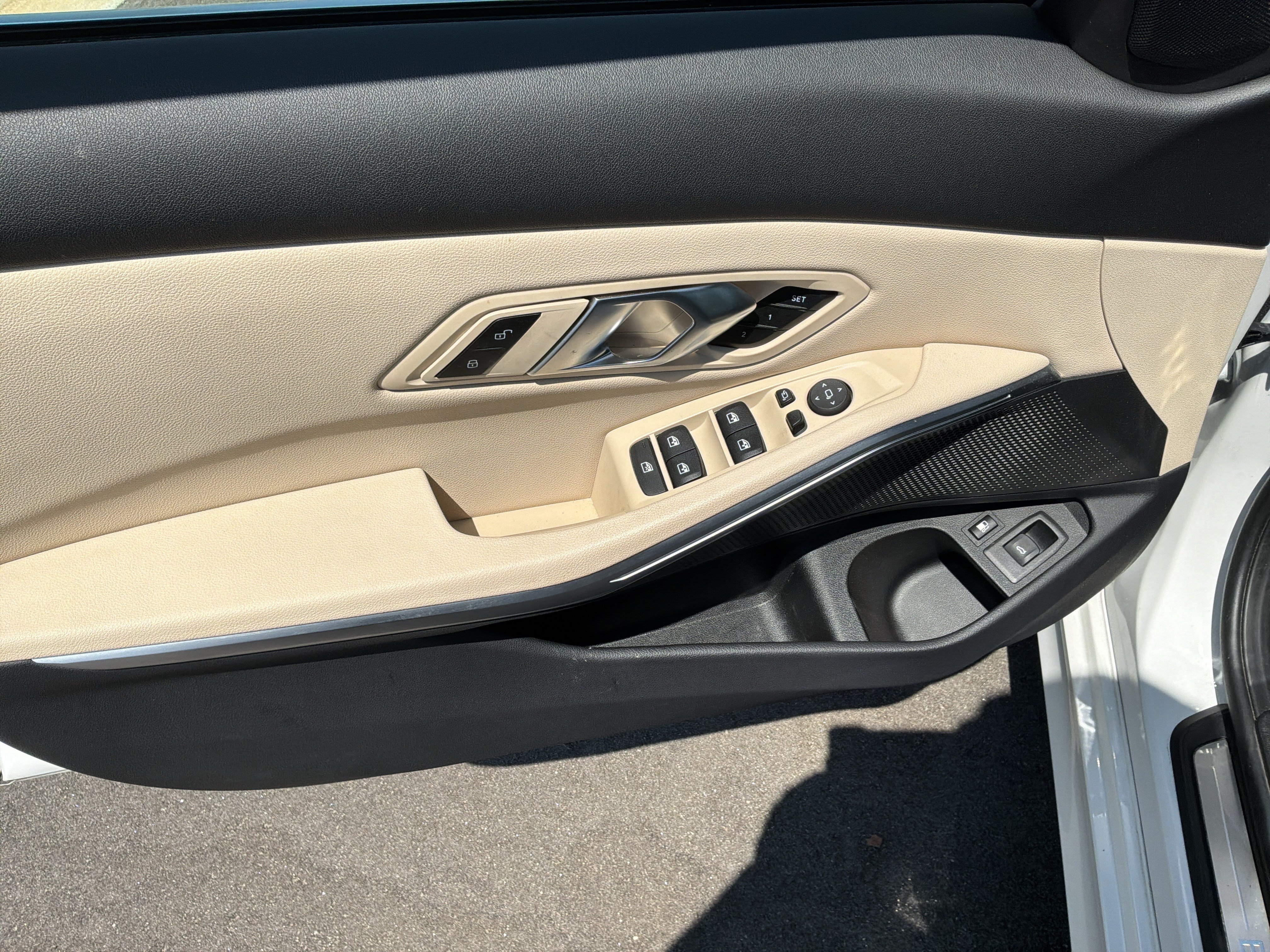 Used 2024 BMW 330e w/ Premium Package RWD image 15