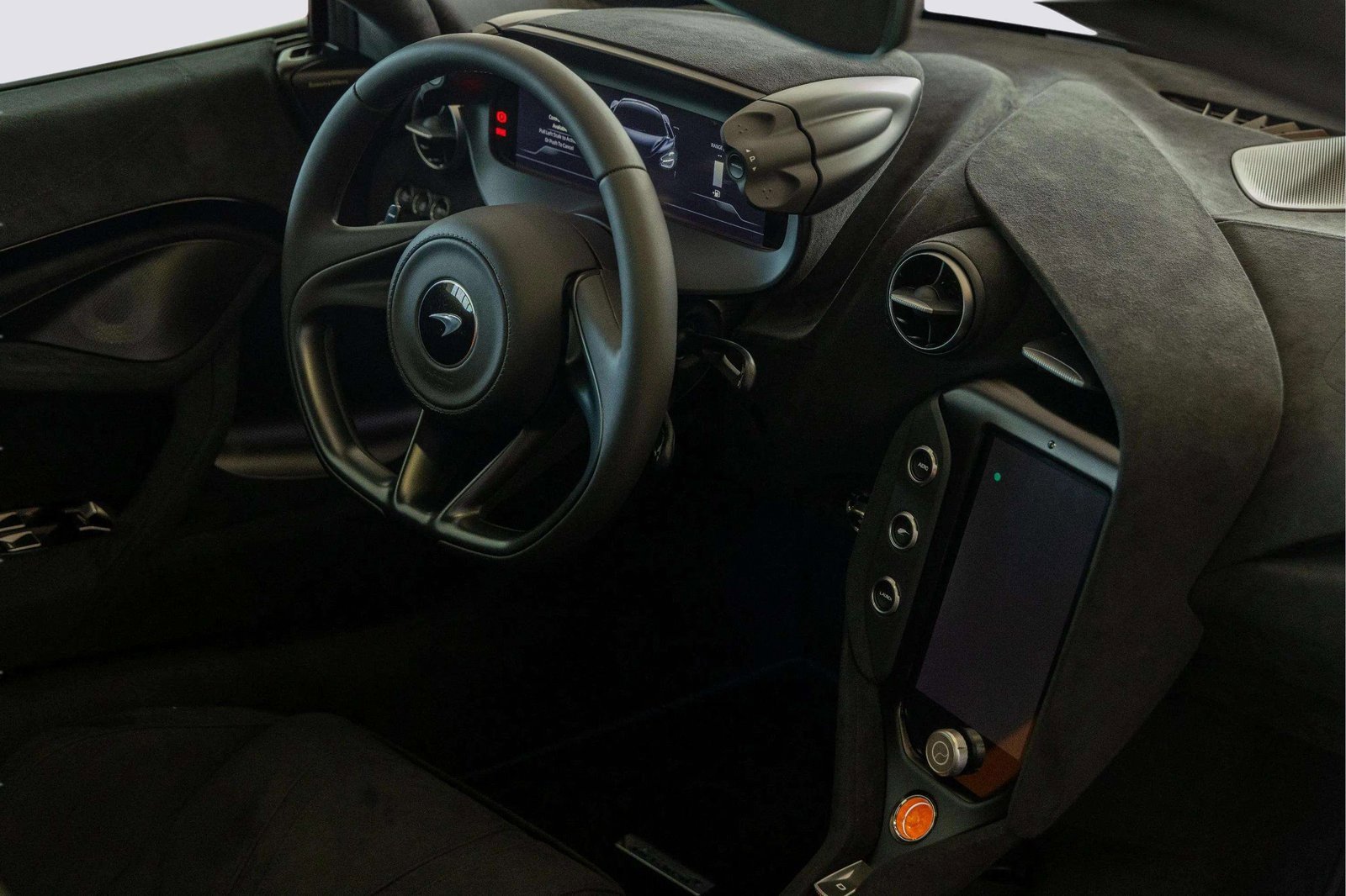 New 2025 McLaren 750S image 41