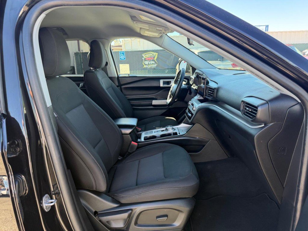 Used 2022 Ford Explorer XLT image 21