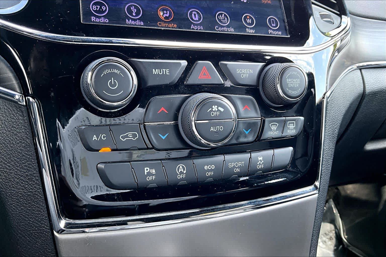 Used 2019 Jeep Grand Cherokee Limited AWD/4WD image 35