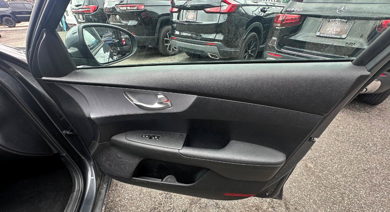 Used 2024 Kia Forte LXS FWD image 18