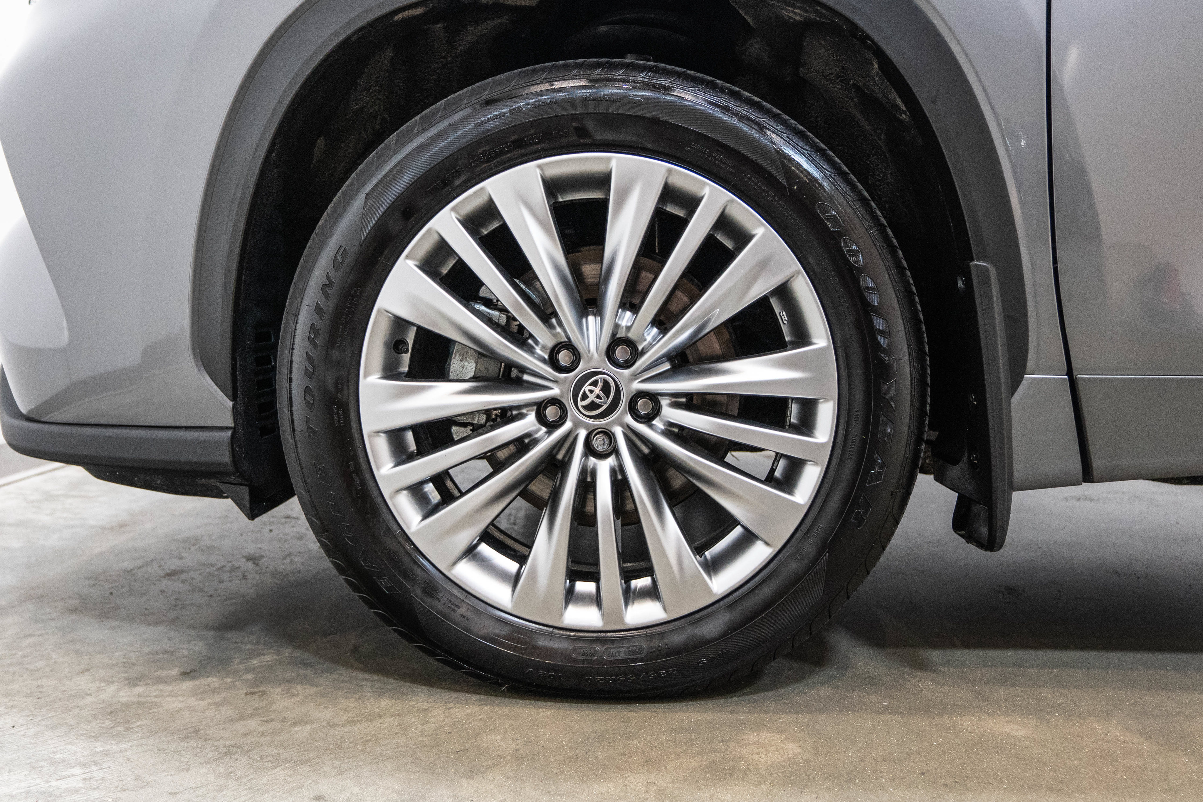 Certified 2026 Toyota Highlander Platinum AWD/4WD image 11