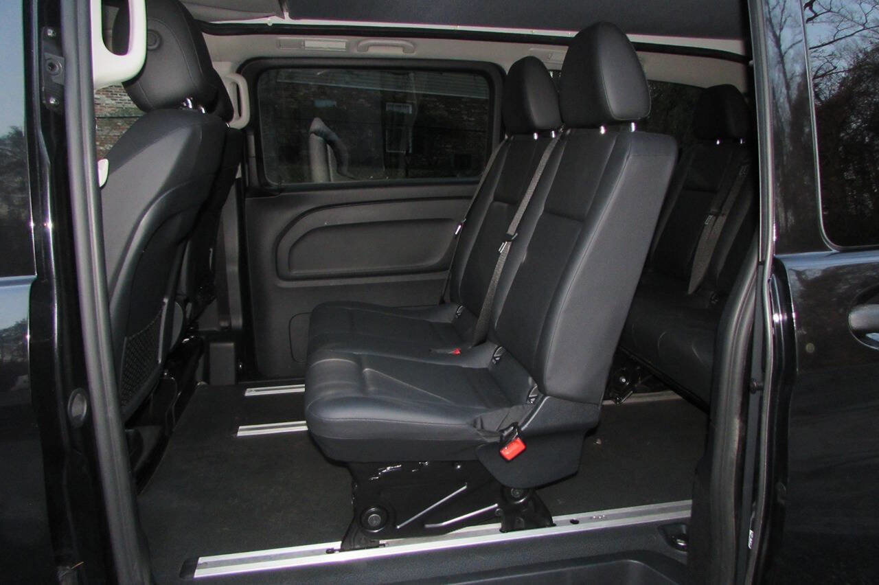 Used 2018 Mercedes-Benz Metris Passenger image 27