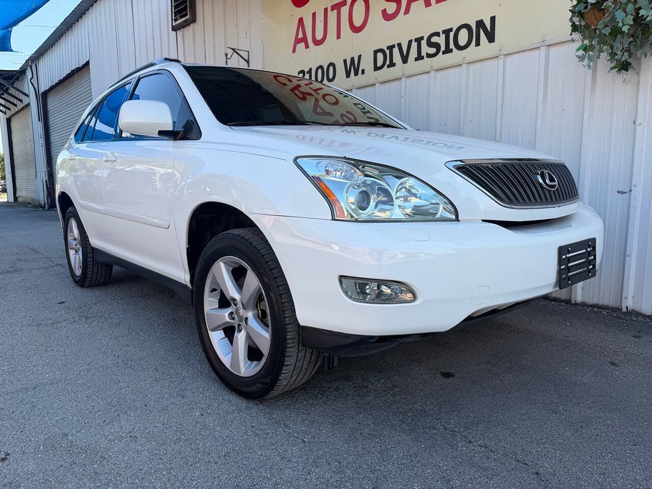 Used 2006 Lexus RX 330 FWD image 2