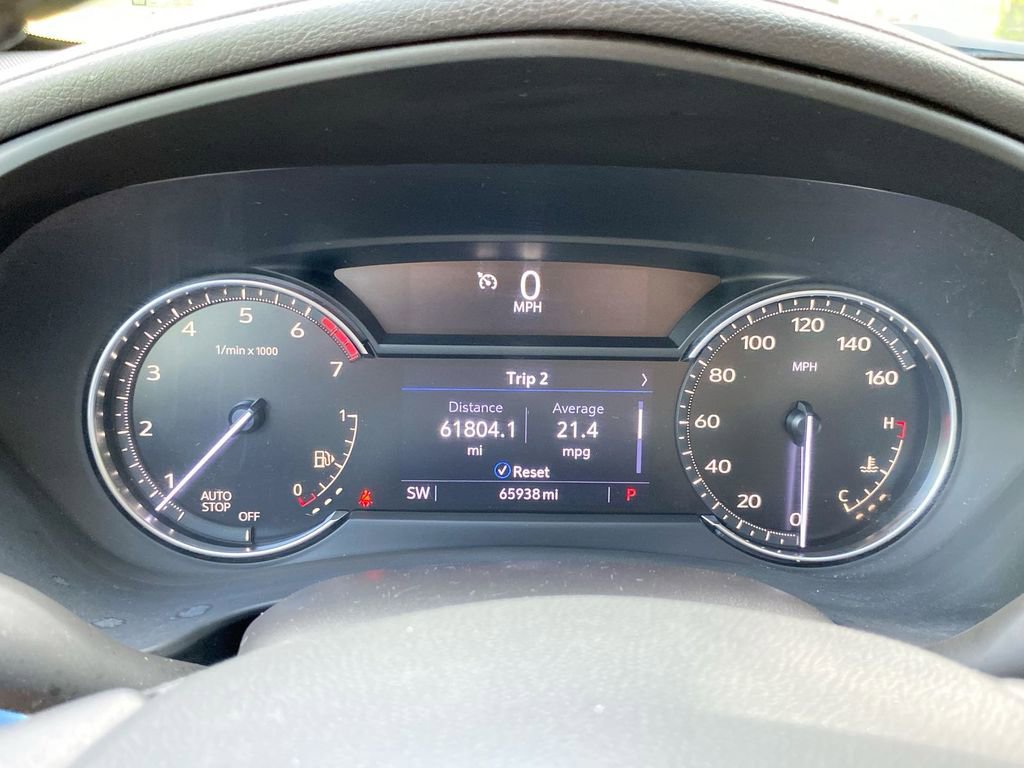 Used 2023 Cadillac XT4 Luxury w/ Cold Weather Package image 13