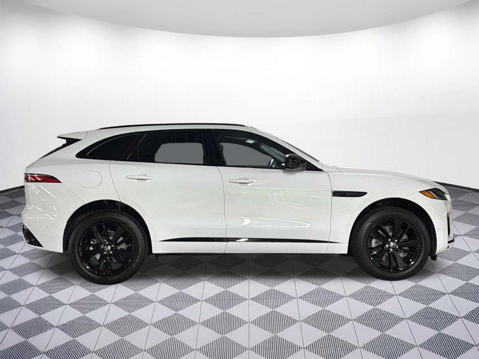 New 2026 Jaguar F-PACE R-Dynamic S AWD/4WD image 7