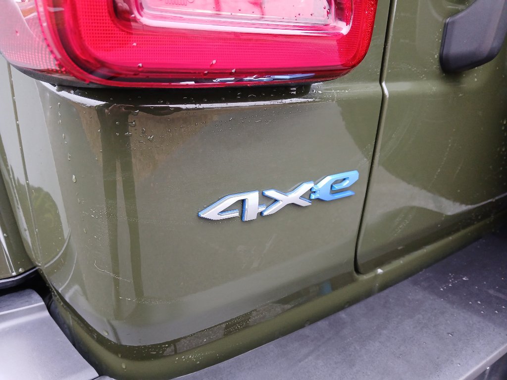 Used 2022 Jeep Wrangler Unlimited Sahara image 36