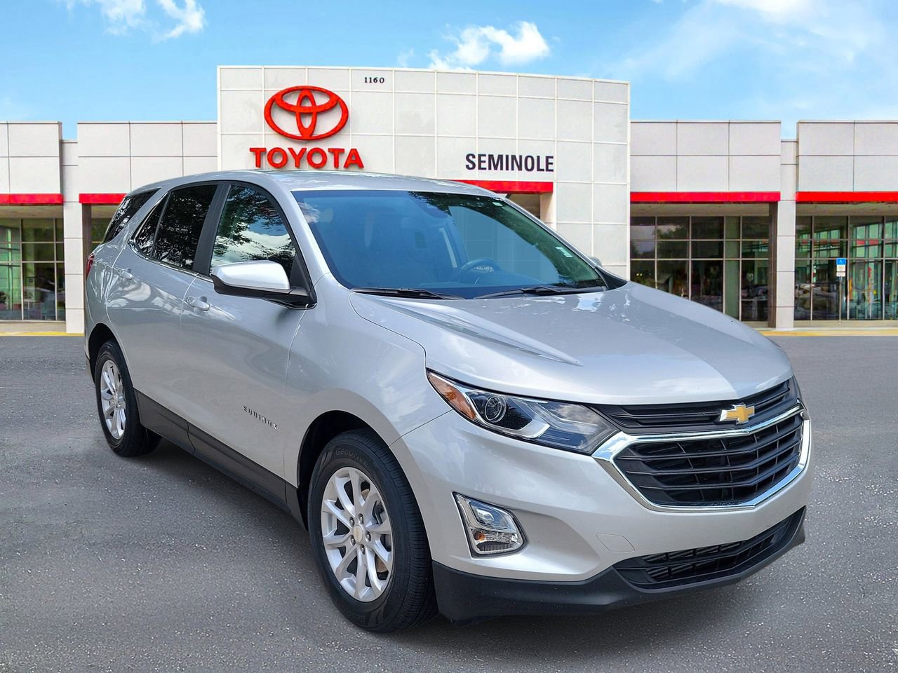 Used 2021 Chevrolet Equinox LT FWD image 2