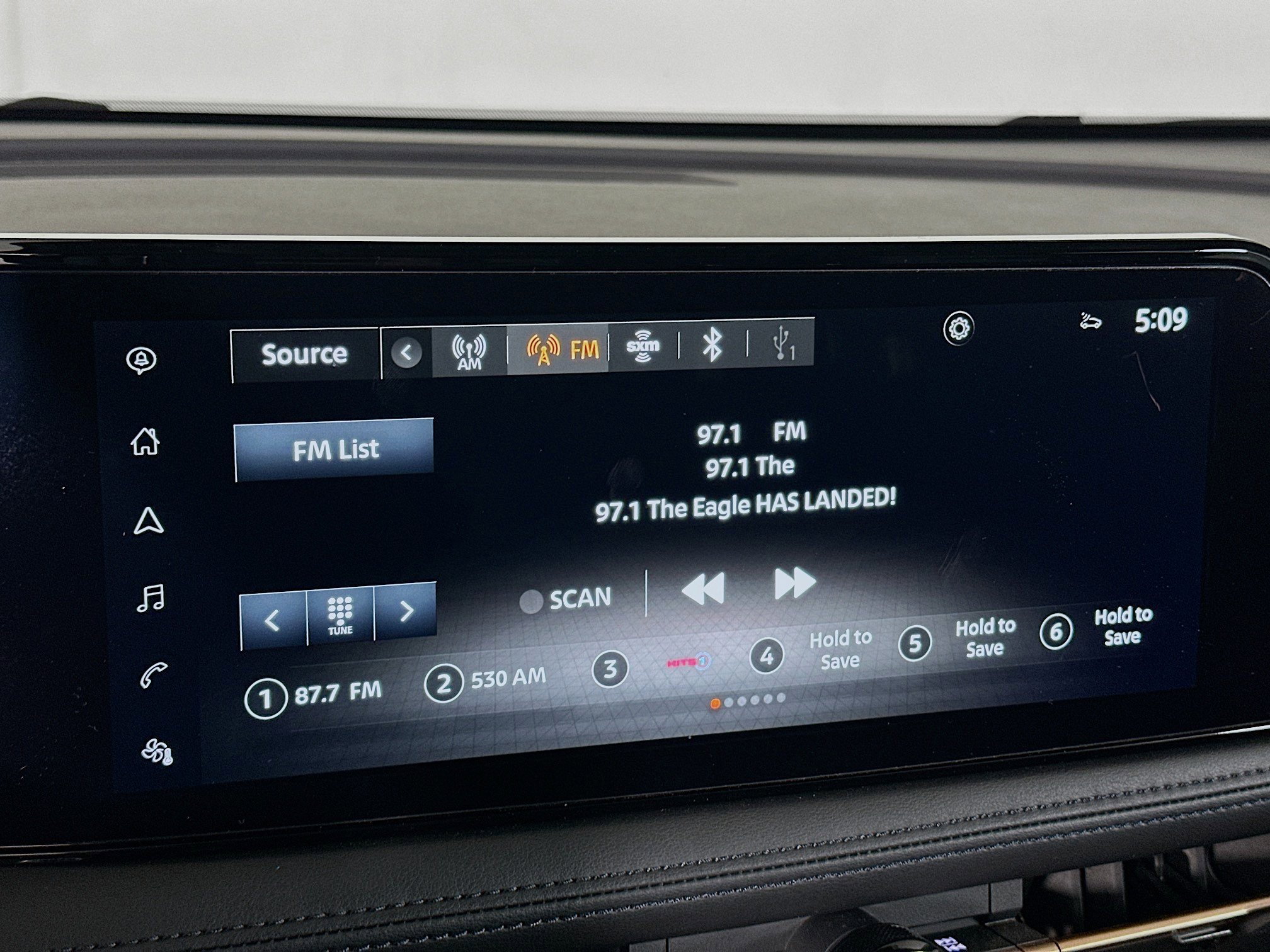 Used 2023 Nissan Ariya VENTURE+ image 19