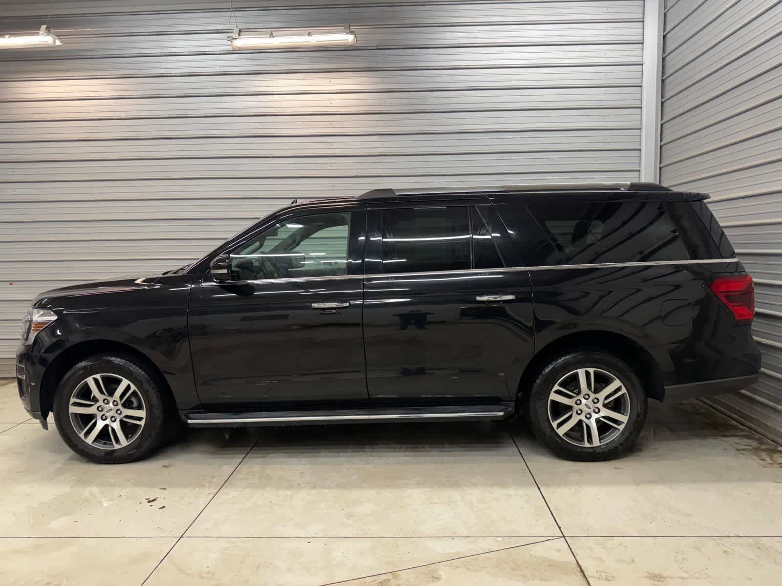 Used 2022 Ford Expedition Max Limited AWD/4WD image 4