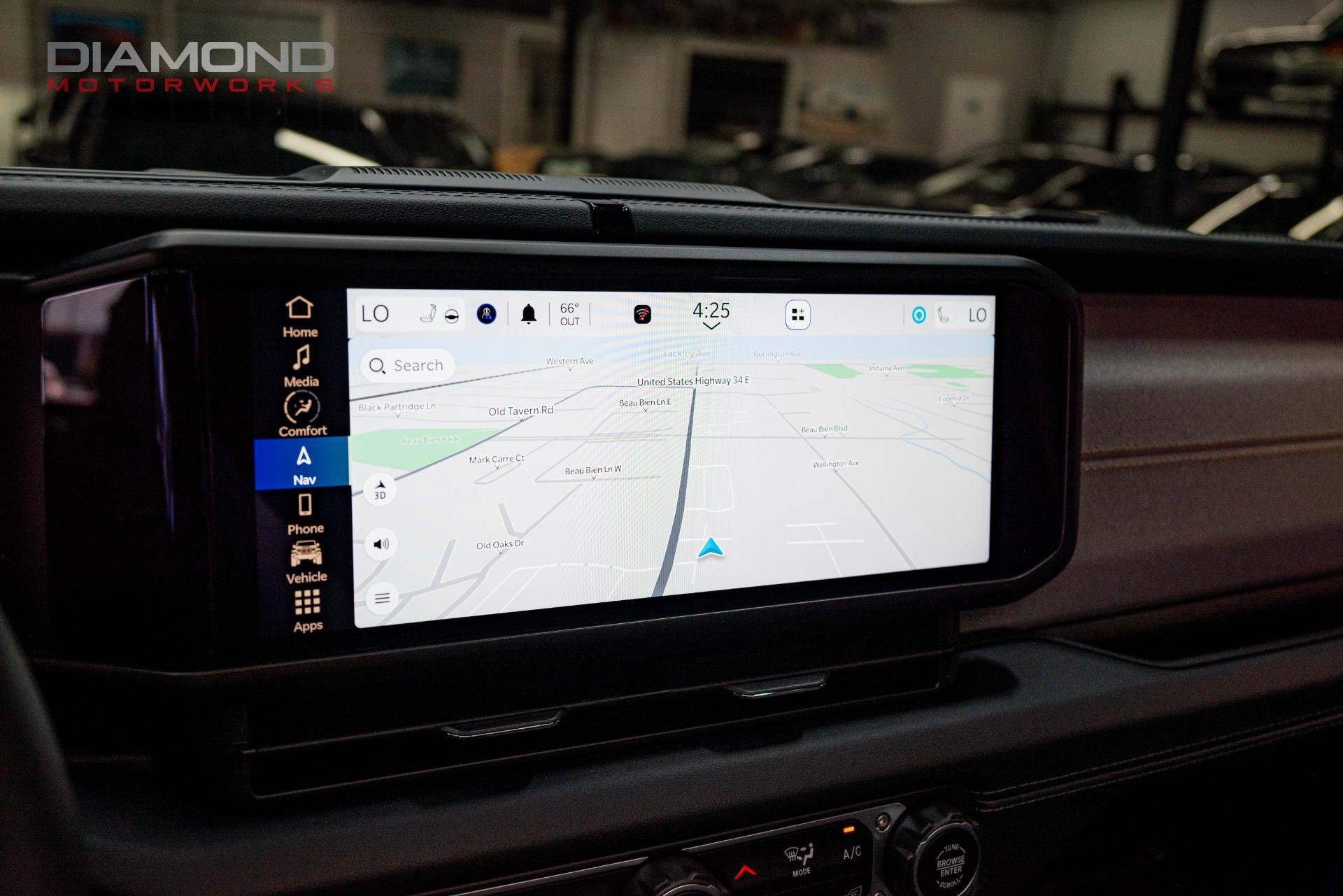 Used 2024 Jeep Wrangler Unlimited Sahara w/ Technology Group image 81