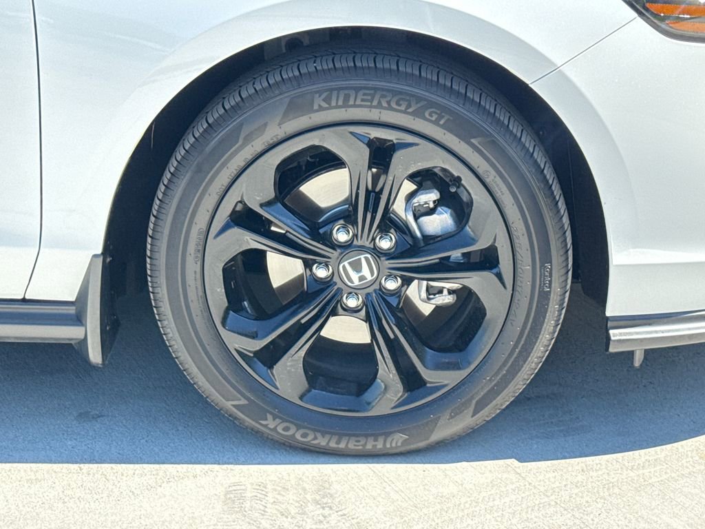 Certified 2025 Honda Accord SE image 11