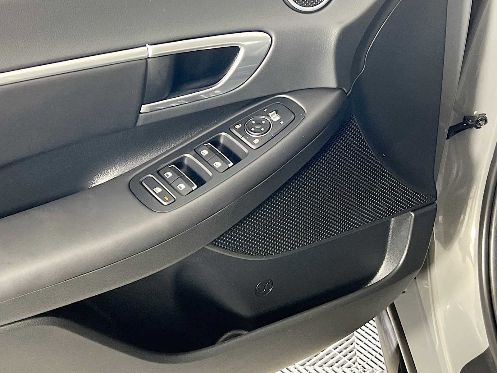 Used 2023 Hyundai Sonata SEL w/ Cargo Package image 19