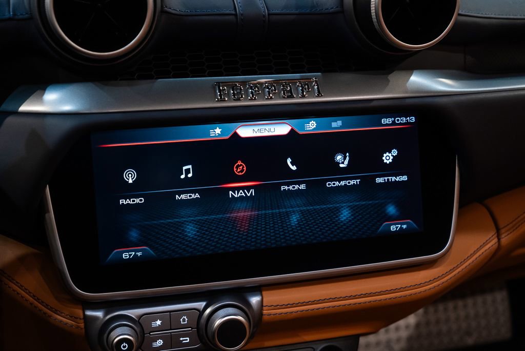 Used 2020 Ferrari Portofino image 35