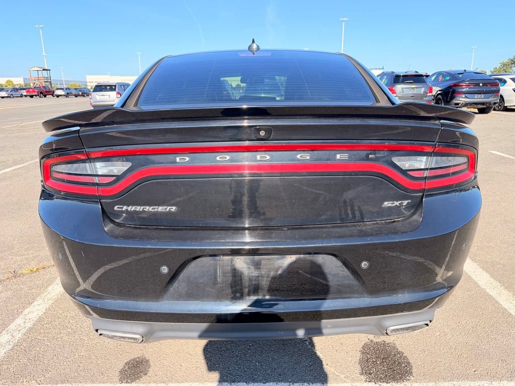Used 2017 Dodge Charger SXT w/ Plus Group RWD image 7