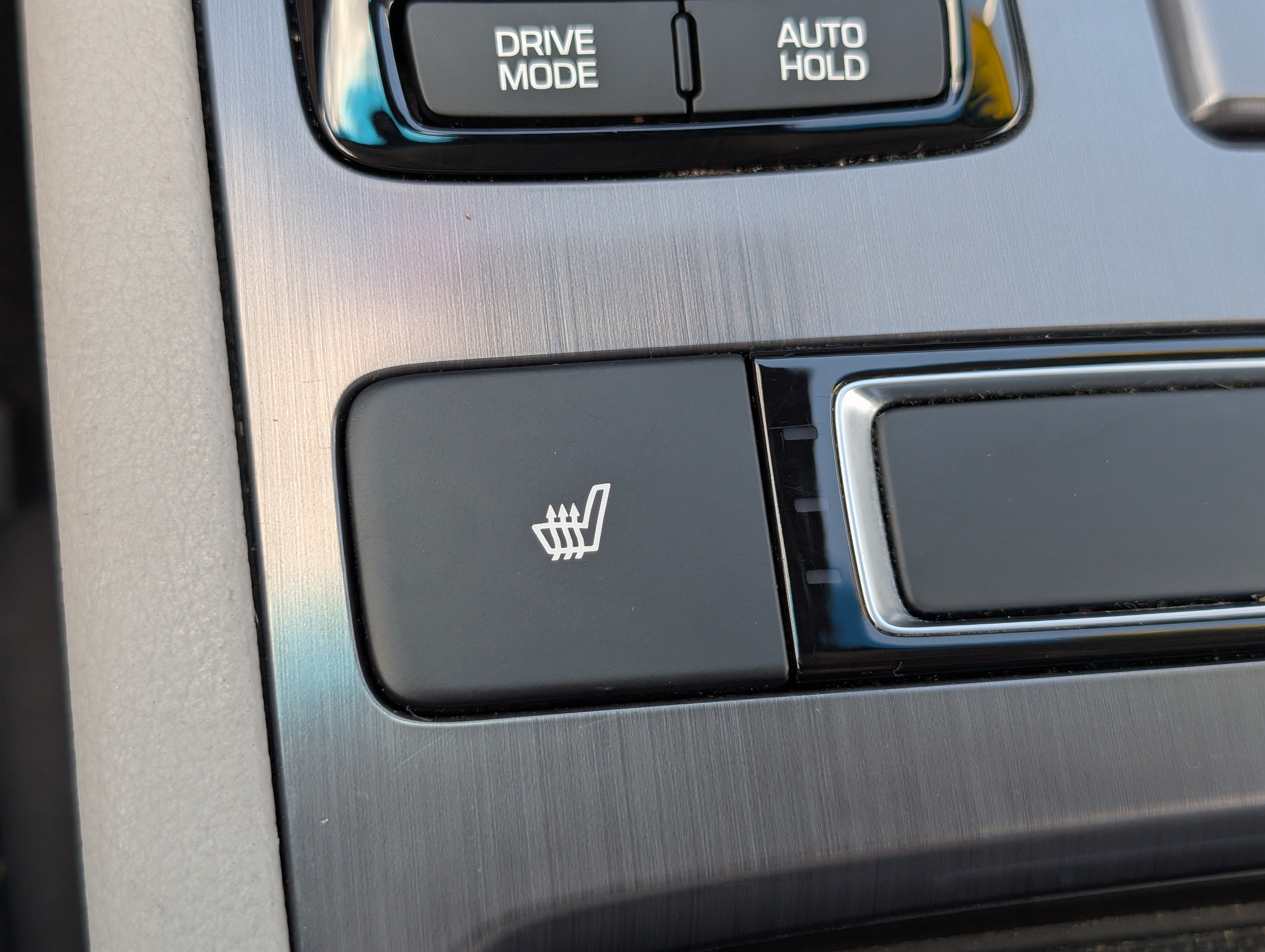 Used 2019 Genesis G80 3.8 RWD image 25