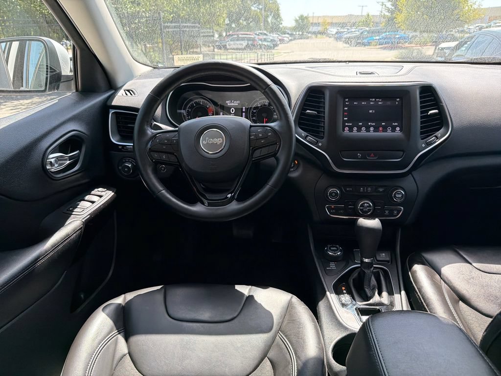Used 2020 Jeep Cherokee Latitude Plus AWD/4WD image 30