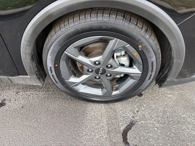 Used 2025 Kia K4 LXS image 40