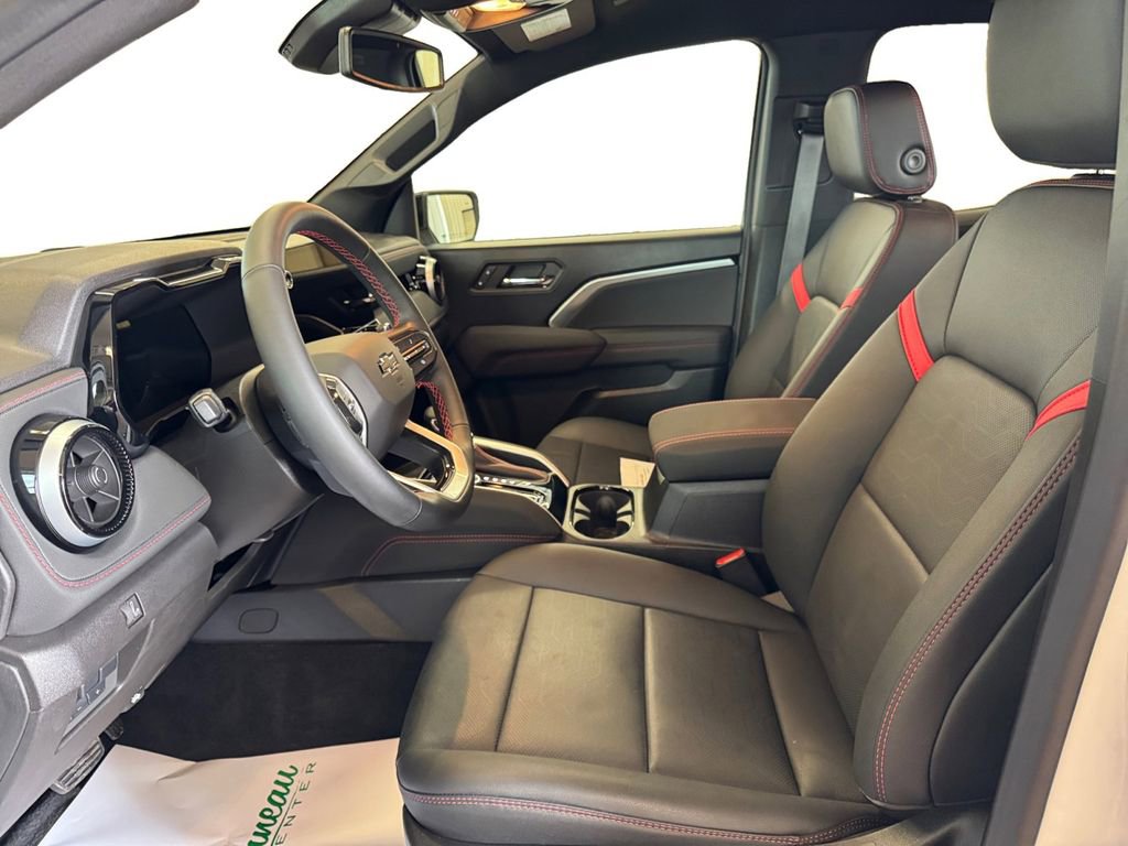 Used 2025 Chevrolet Colorado Z71 w/ Technology Package image 10