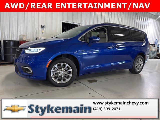 Used 2021 Chrysler Pacifica Touring-L w/ Uconnect Theater Family Group image 1