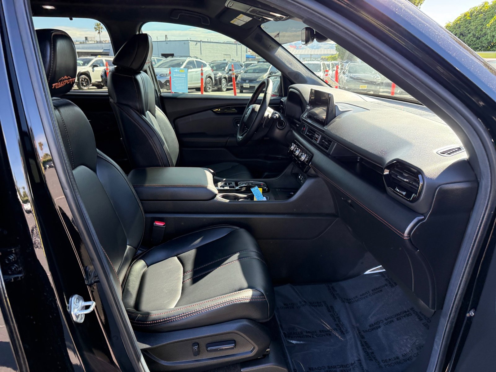 Used 2025 Honda Pilot TrailSport image 20